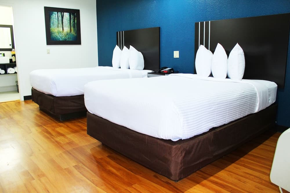 Non Smoking Two Double Beds - Image 1