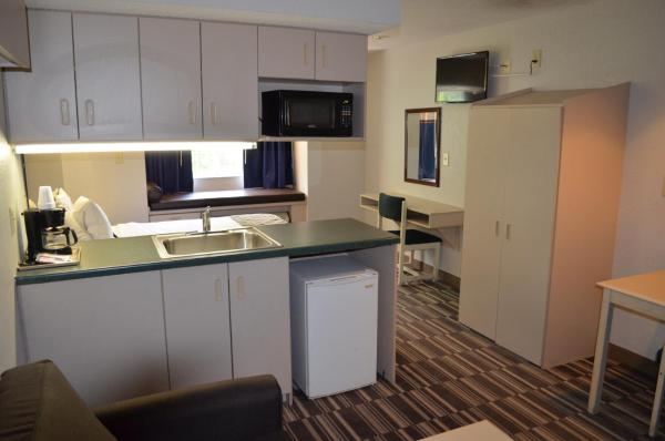 Smoking Queen Suite Refrigerator and Microwave