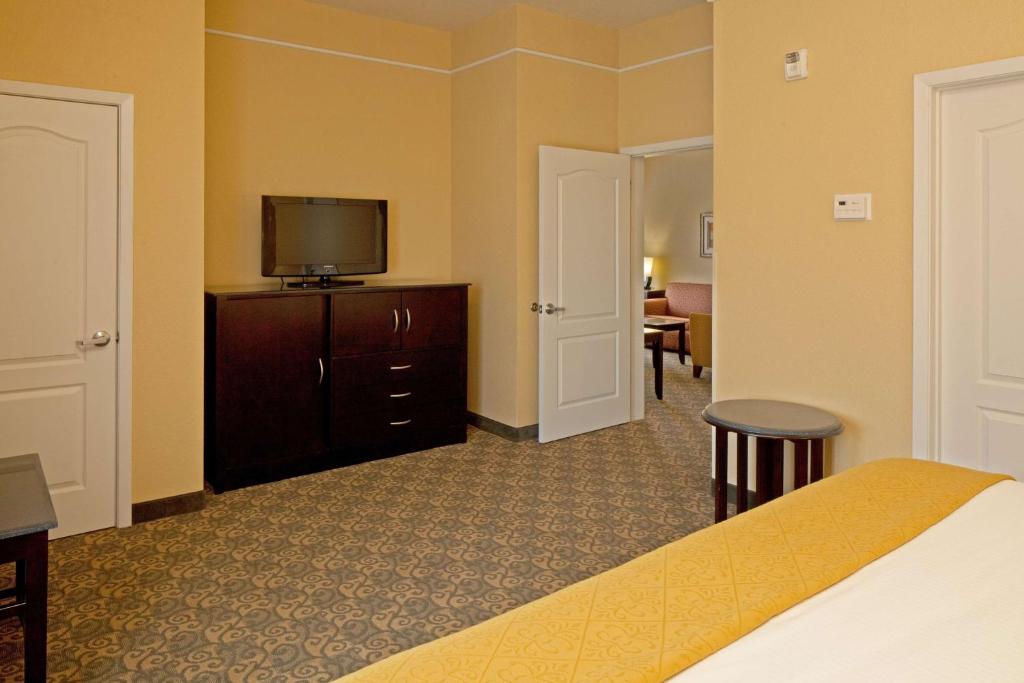 1 Bedroom Suite