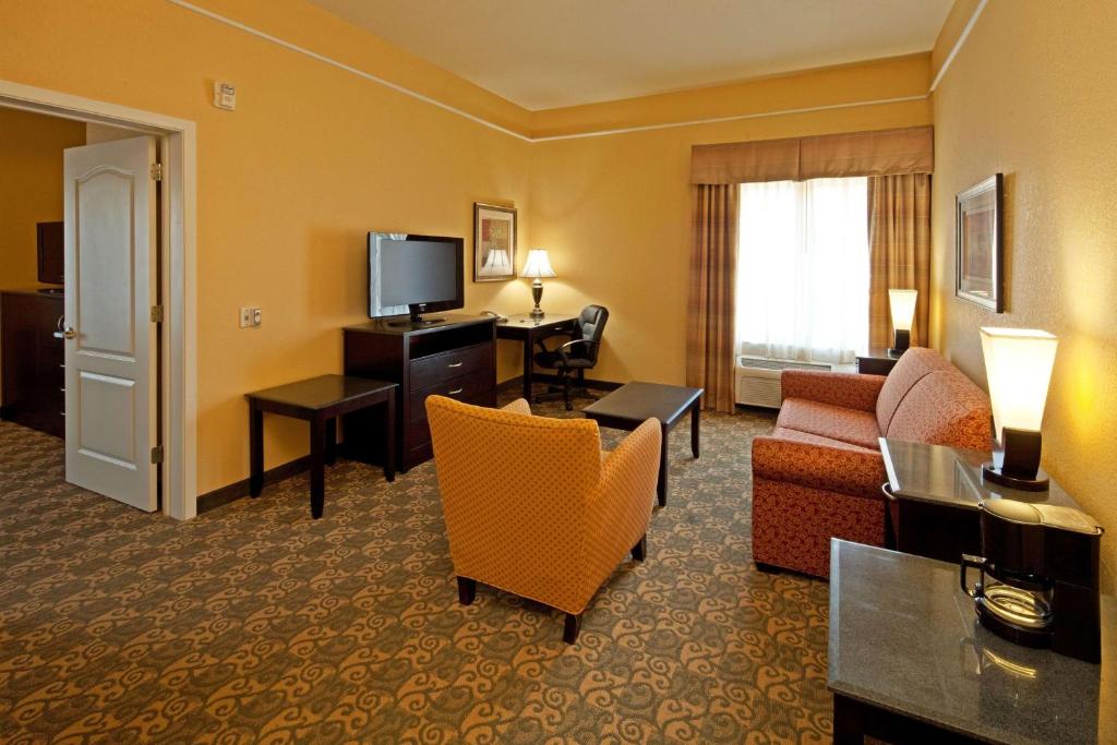 1 Bedroom Suite