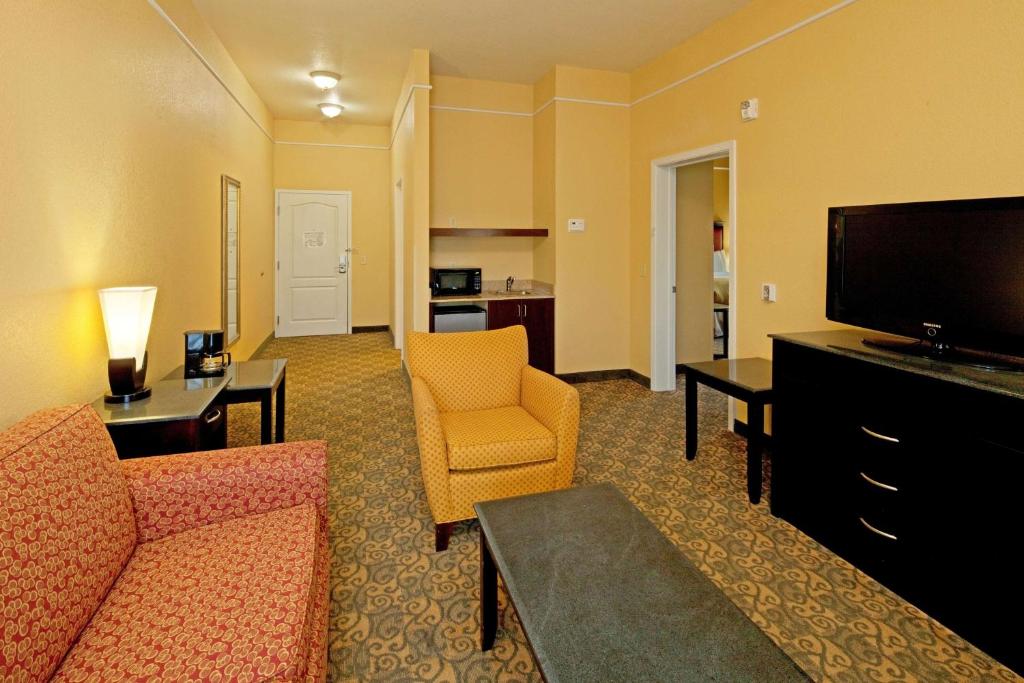 1 Bedroom Suite