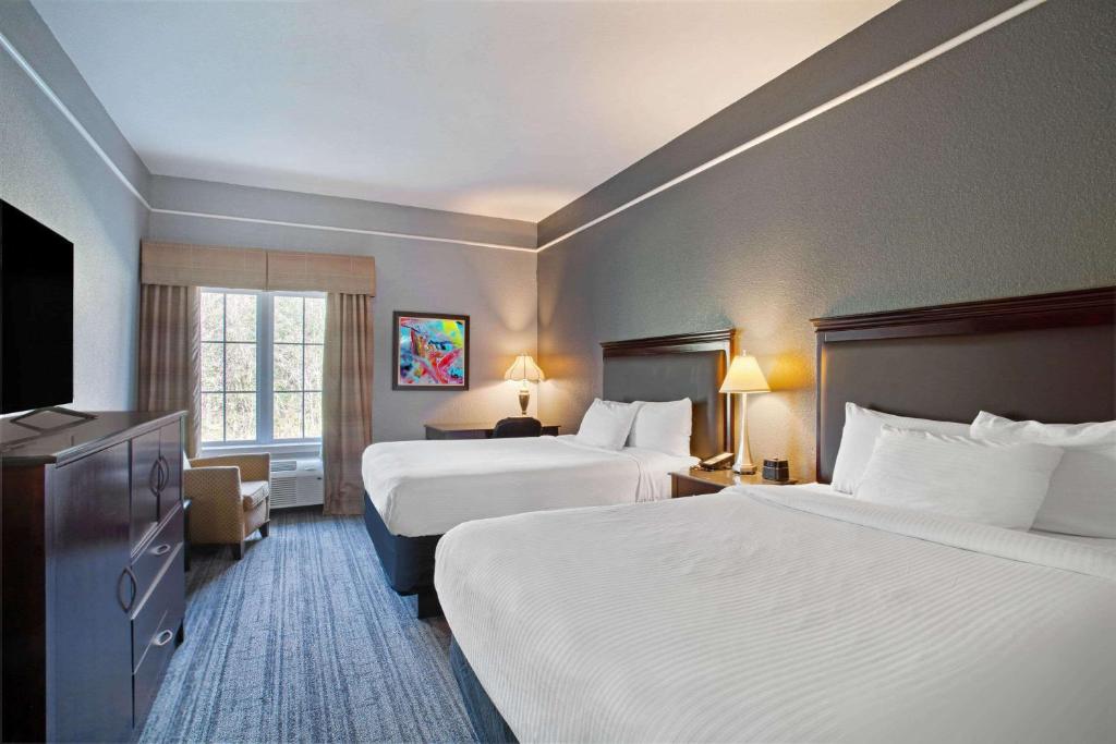 Non Smoking 2 Queen Beds